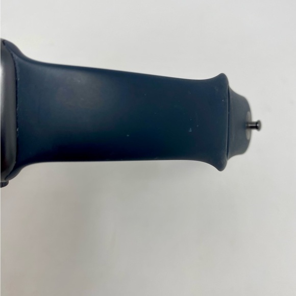 Apple Watch SE Series - 40MM Black - Picture 5 of 6